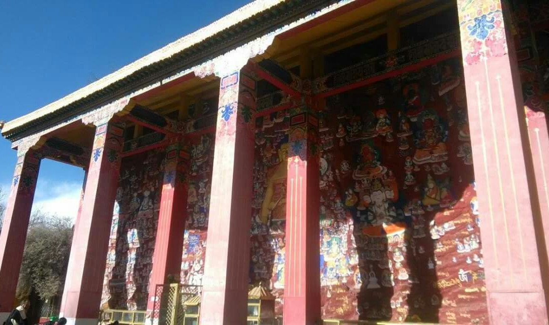 药王山摩崖-拉萨市必去景点