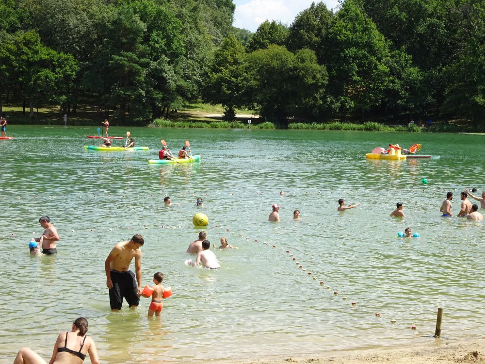 Camping Lac De Neufont景点图片