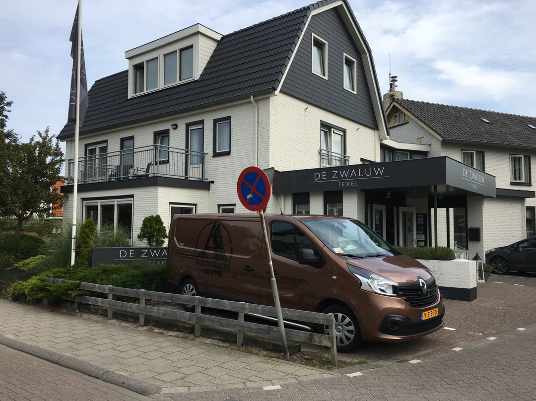 德科赫酒店住宿-De Zwaluw Hotel-Bar-Appartementen