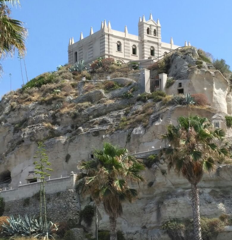 Santuario Madonna dello Scoglio景点图片