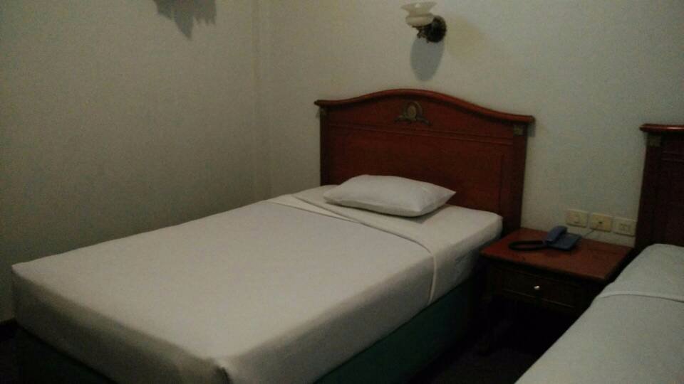 Hotel & Restoran Putri-官方