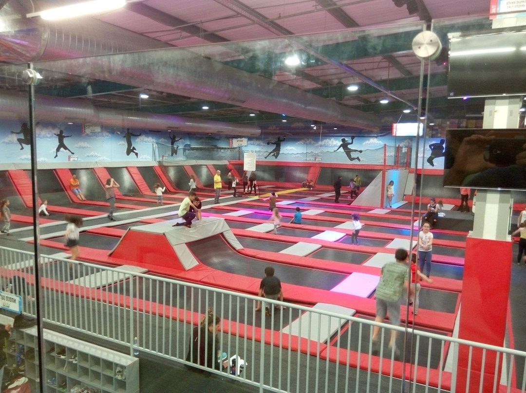 Ra'anana旅游景点-Sky Jump