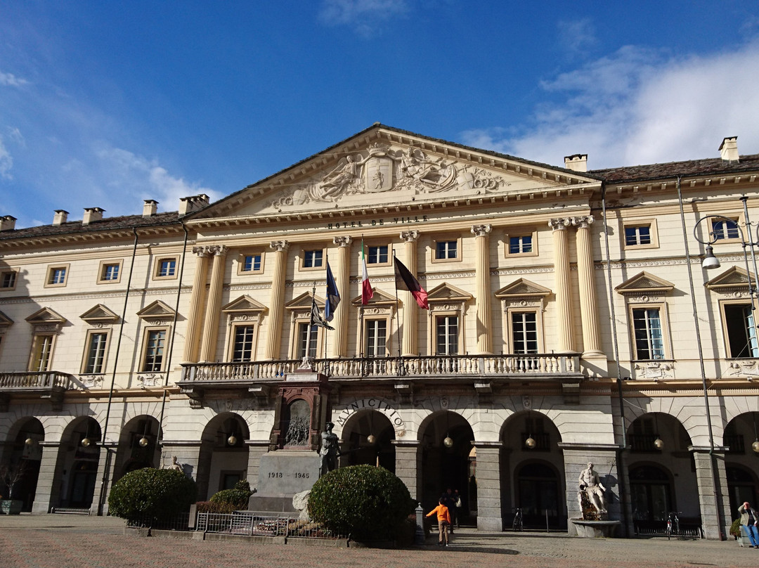 Piazza Emile Chanoux景点图片