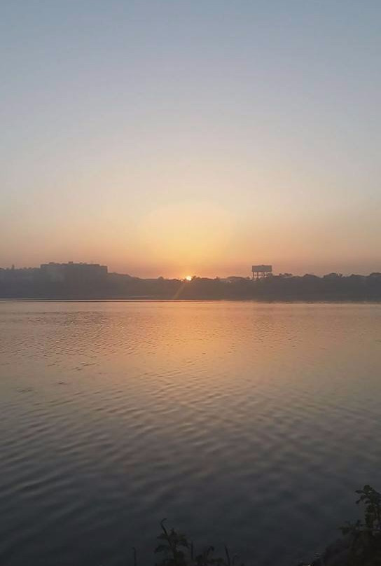 Varaldevi Lake景点图片