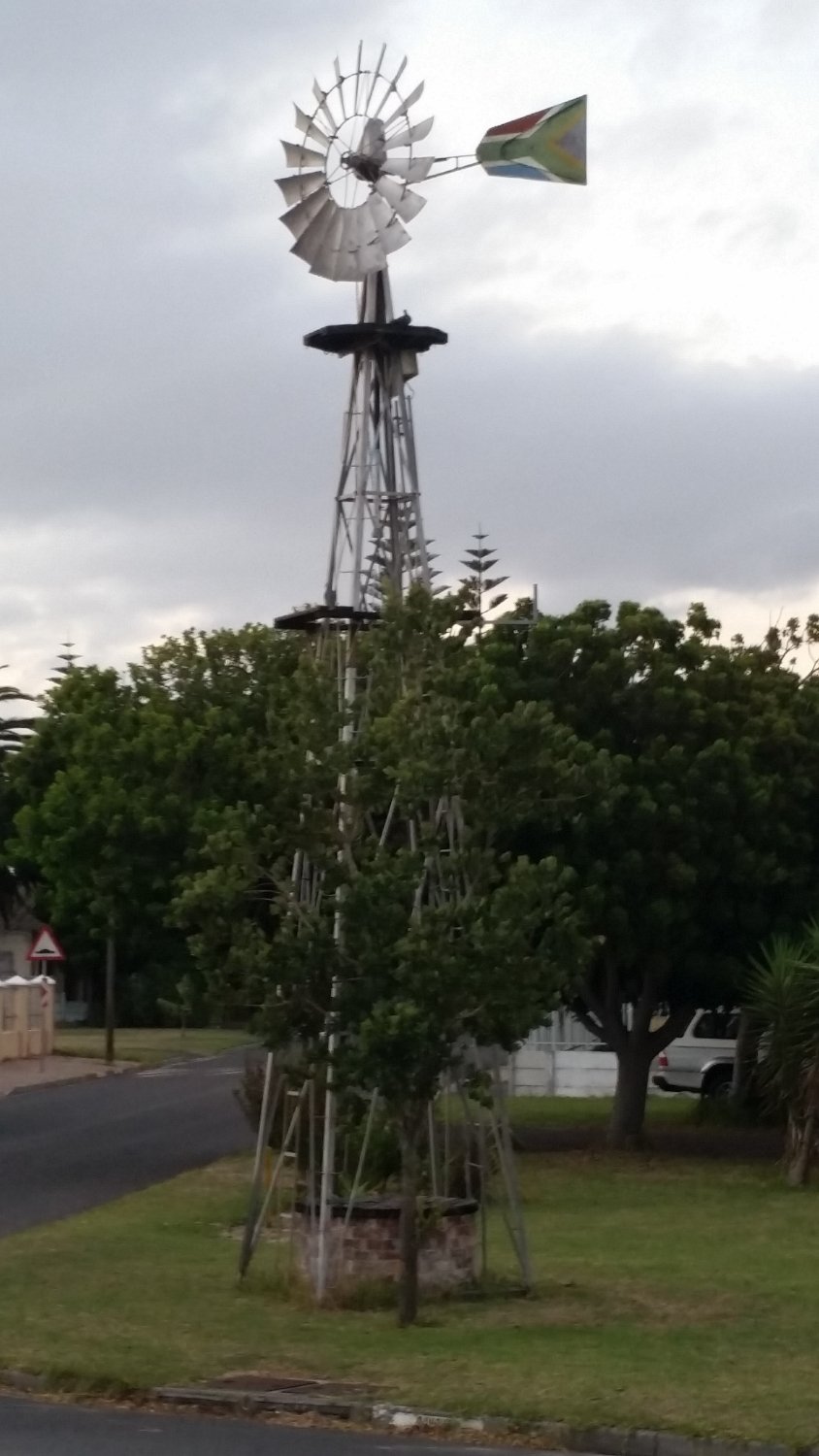 Almost Home Guesthouse-泳池