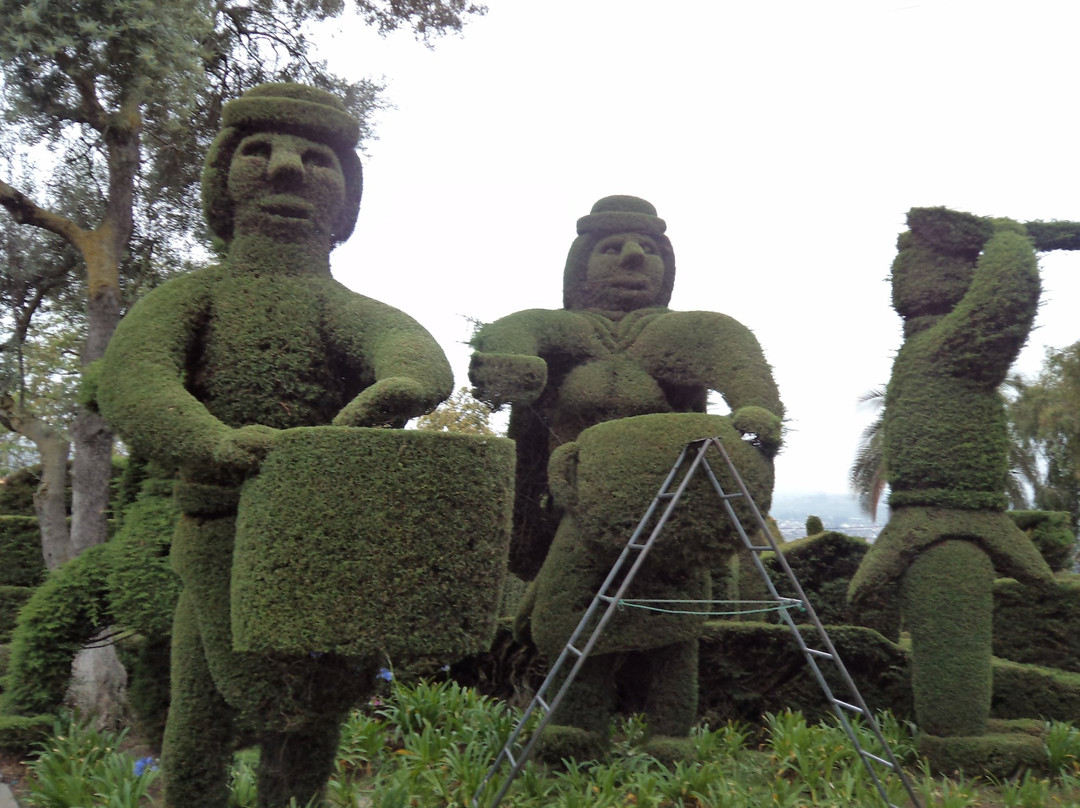 Juan Benigno Vela Park-安巴托必去景点