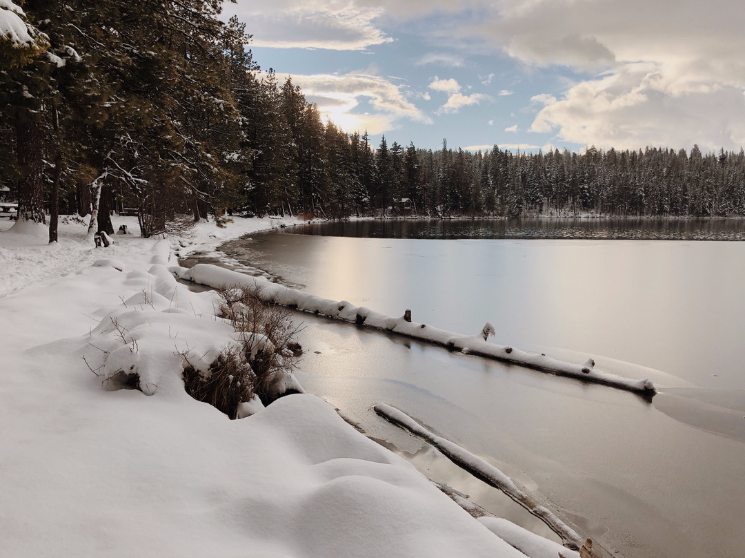 萨特尔湖小屋酒店主图