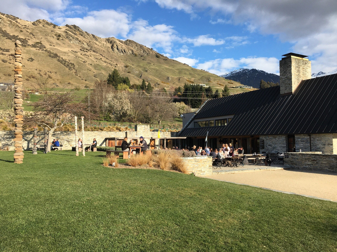 海斯湖旅游景点-Amisfield Cellar Door