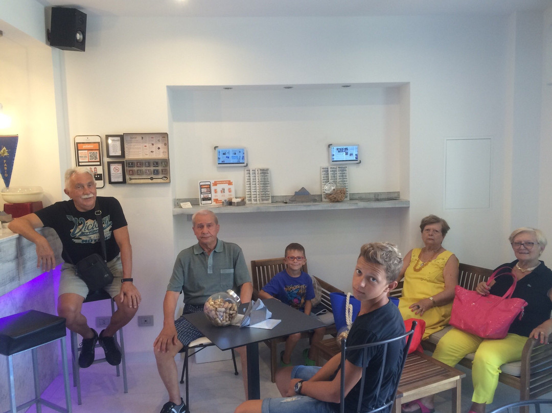 Avarello's coffee break and cocktail bar-Marina di Massa必去景点