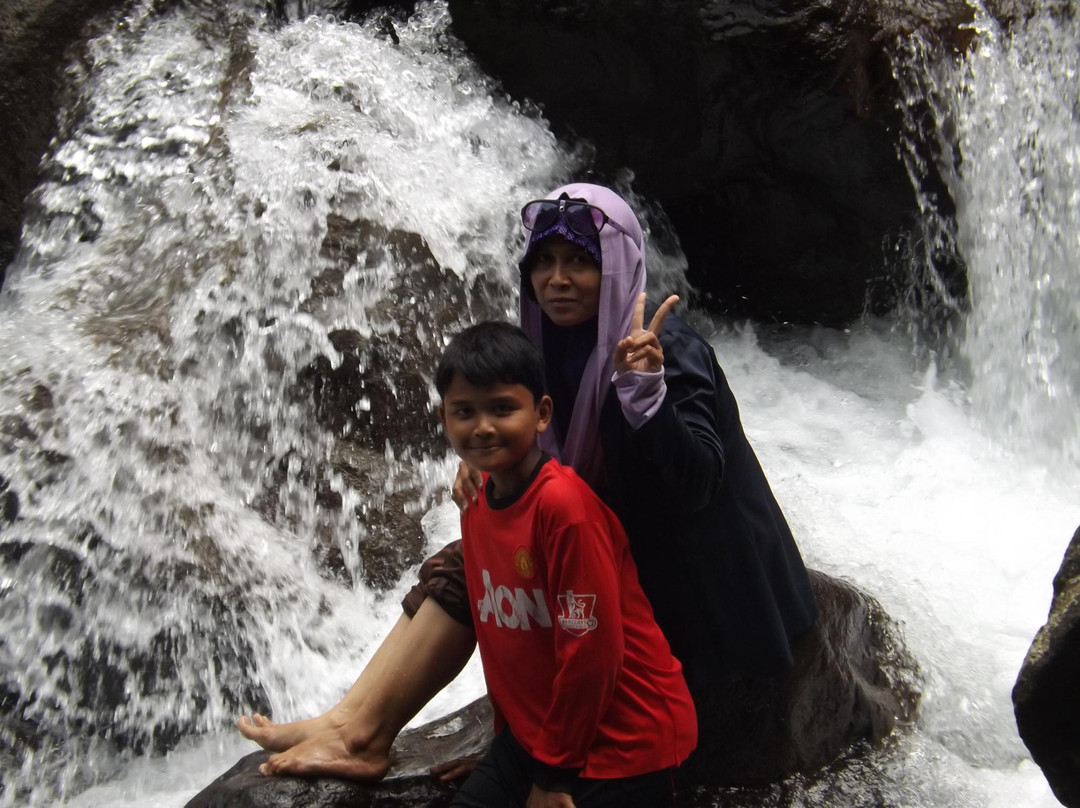 Curug Priuk, Naga Dan Barong-茂物必去景点