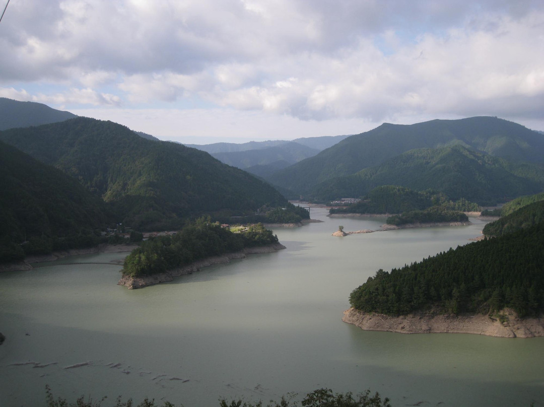 Lake Yanase-马路村必去景点