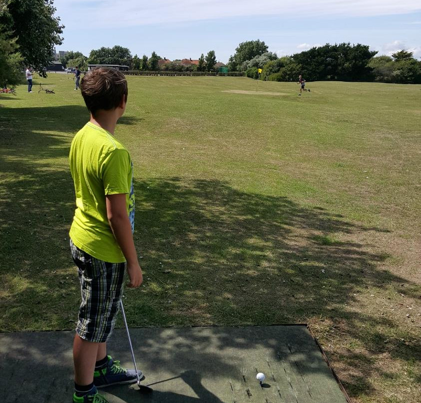 Brooklands Golf Centre-沃辛必去景点
