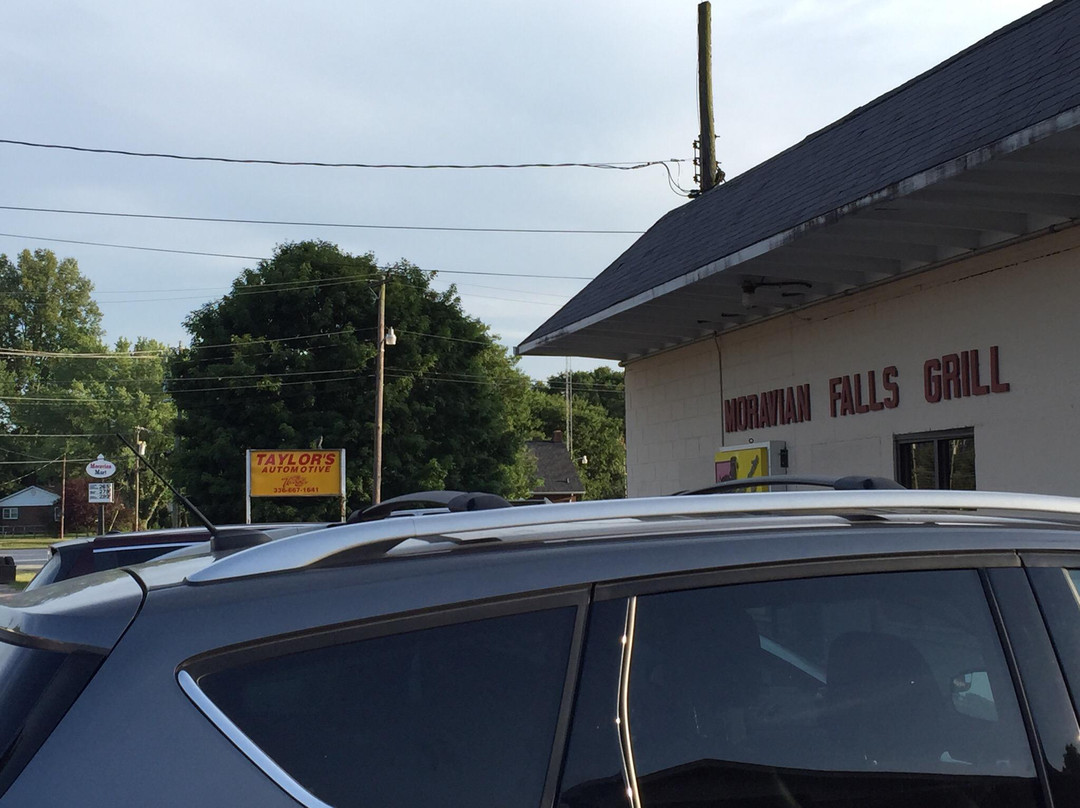 Ferguson餐馆和美食-Moravian Falls Grill