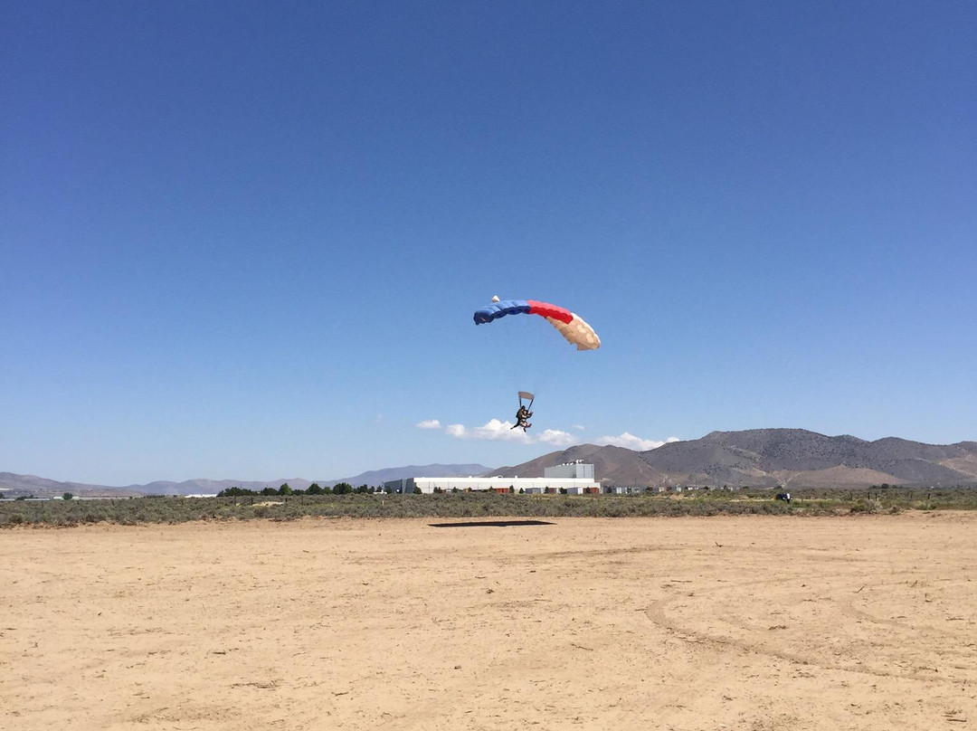 Skydive Lake Tahoe-Minden必去景点