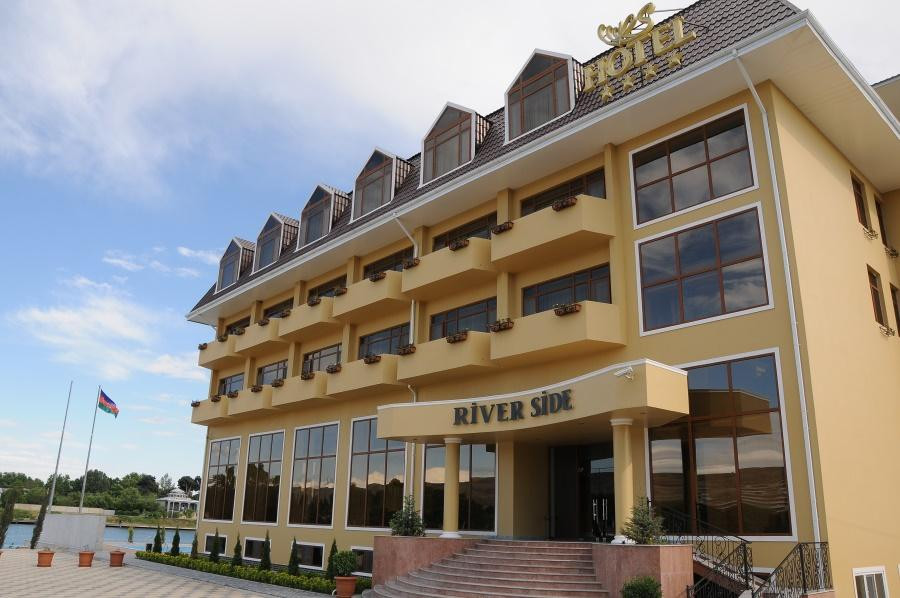 Naftalan酒店住宿-The Riverside Hotel