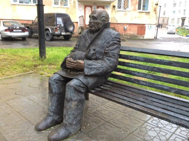 Sculptural Composition of the Singer and Composer V. A. Kozina-Magadan必去景点