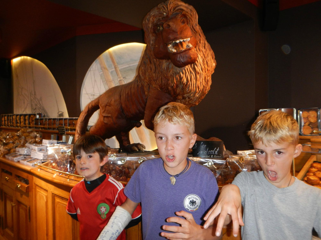 Mur-de-Bretagne旅游景点-chocolaterie Larnicol