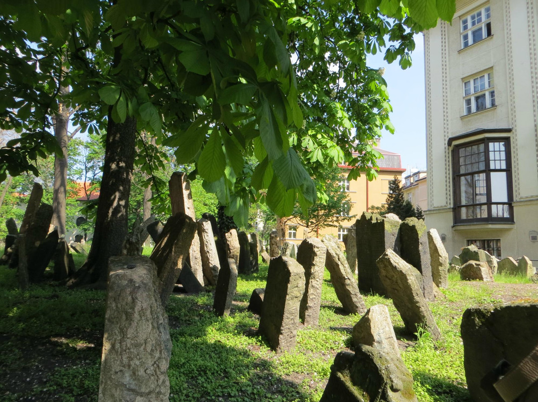 犹太人墓地-布拉格必去景点