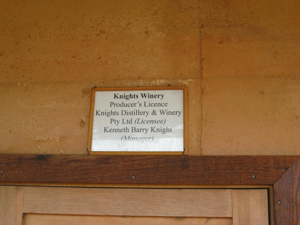 Knights Winery and Distillery-彭伯顿必去景点