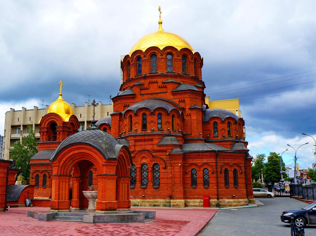 Alexandre Nevsky Cathedral (Sobor Alexandra Nevskogo)景点图片