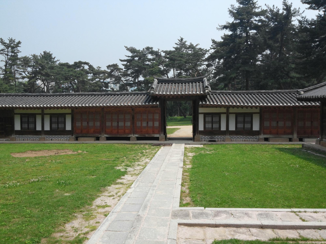 Hongneung and Yureung Royal Tombs-南杨州市必去景点