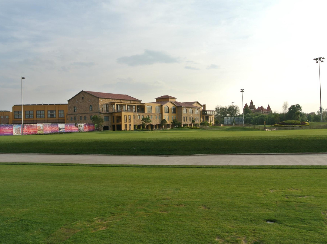 昆明嘉丽泽华美达酒店