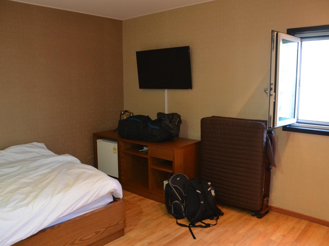 摩纳哥酒店主图