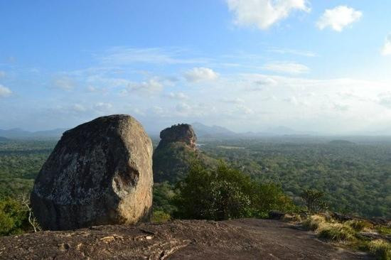 狮子岩-锡吉里亚必去景点