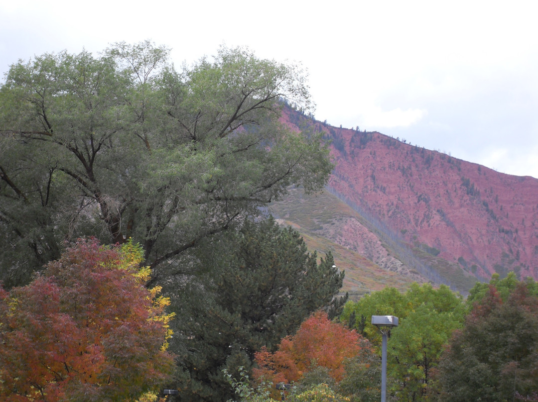 Glenwood Hot Springs Pool-格伦伍德温泉必去景点
