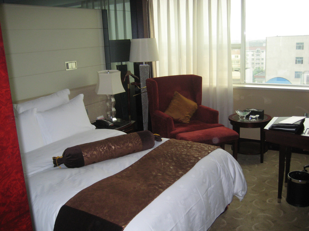 世纪大酒店主图