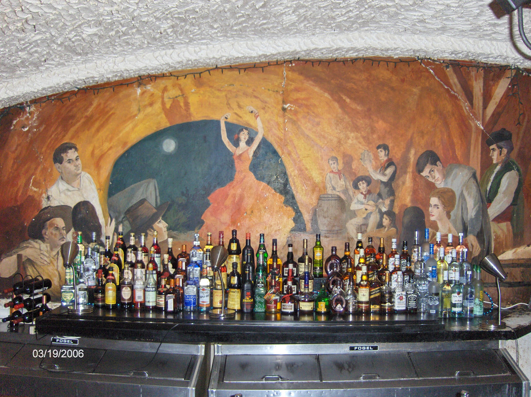 La Cueva del Chicken Inn