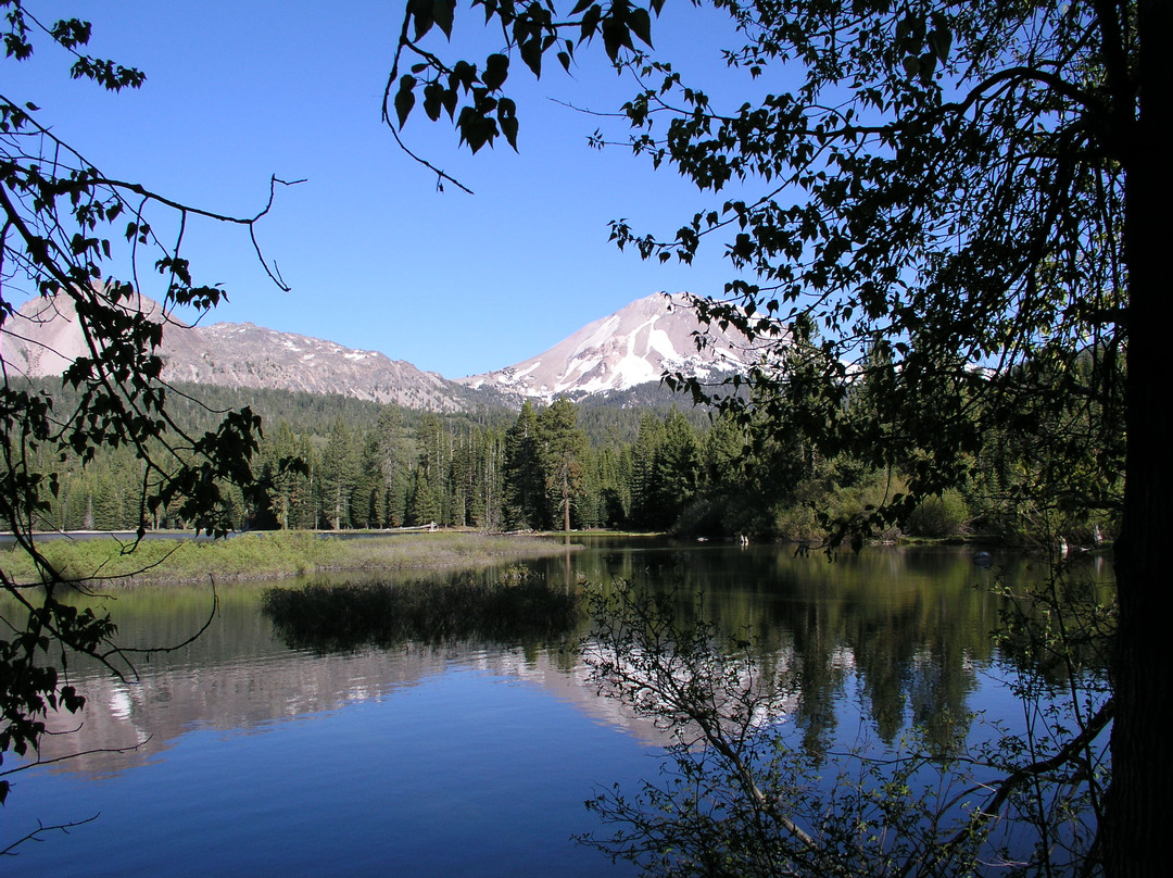 Manzanita Lake景点图片