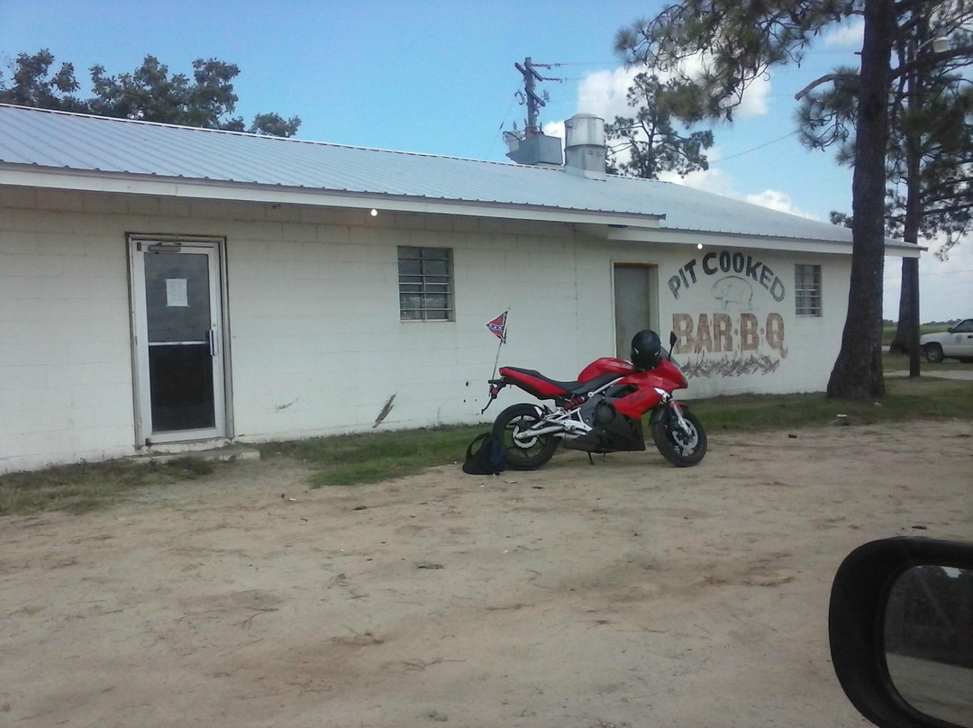 Midville餐馆和美食-Brinson's Bar-b-Que