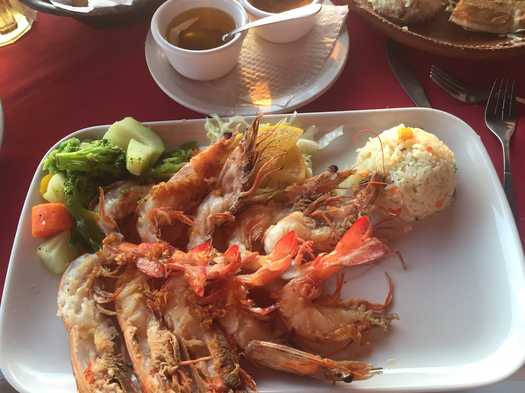 Dugarel Plays Restaurant & Bar