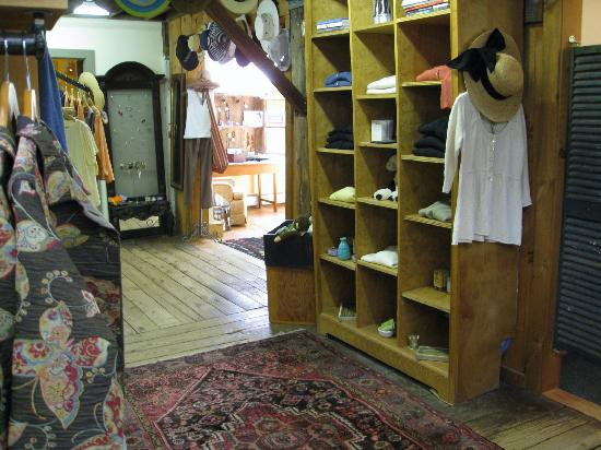 F.H. Clothing Co.-Quechee必去景点