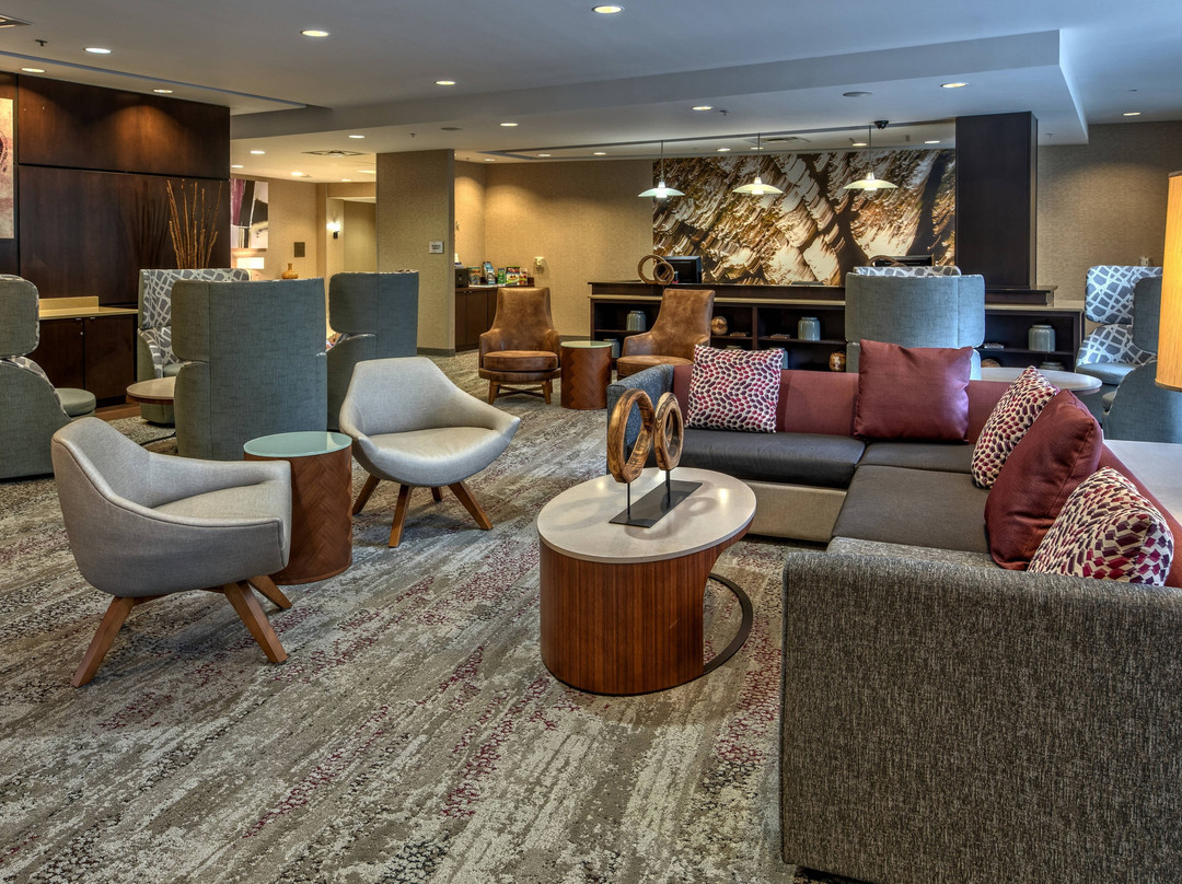 Courtyard By Marriott Newport News Airport