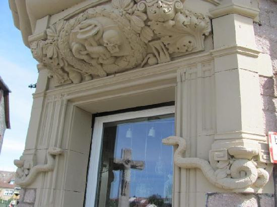 Alte Schwanenapotheke-巴特克罗伊茨纳赫必去景点