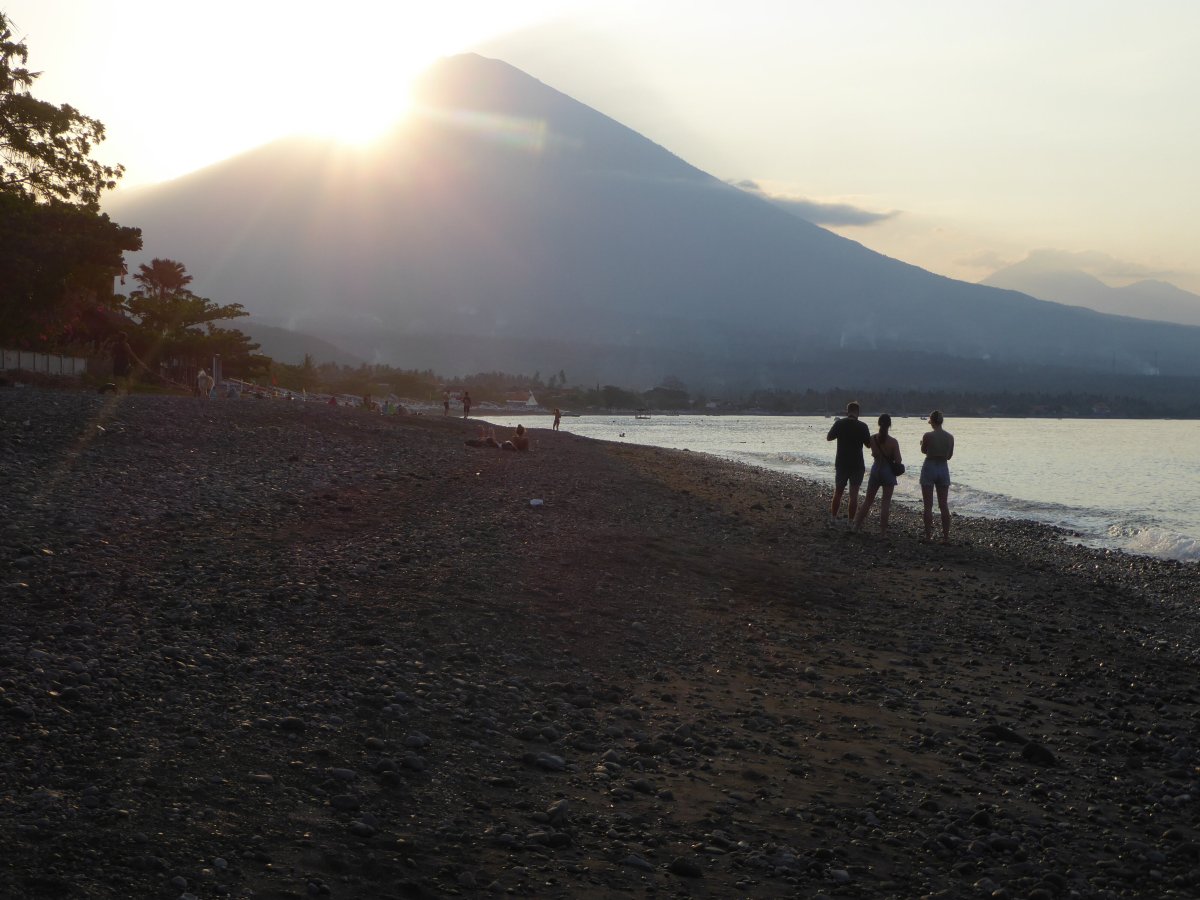 肯巴厘海滩简易别墅酒店-泳池
