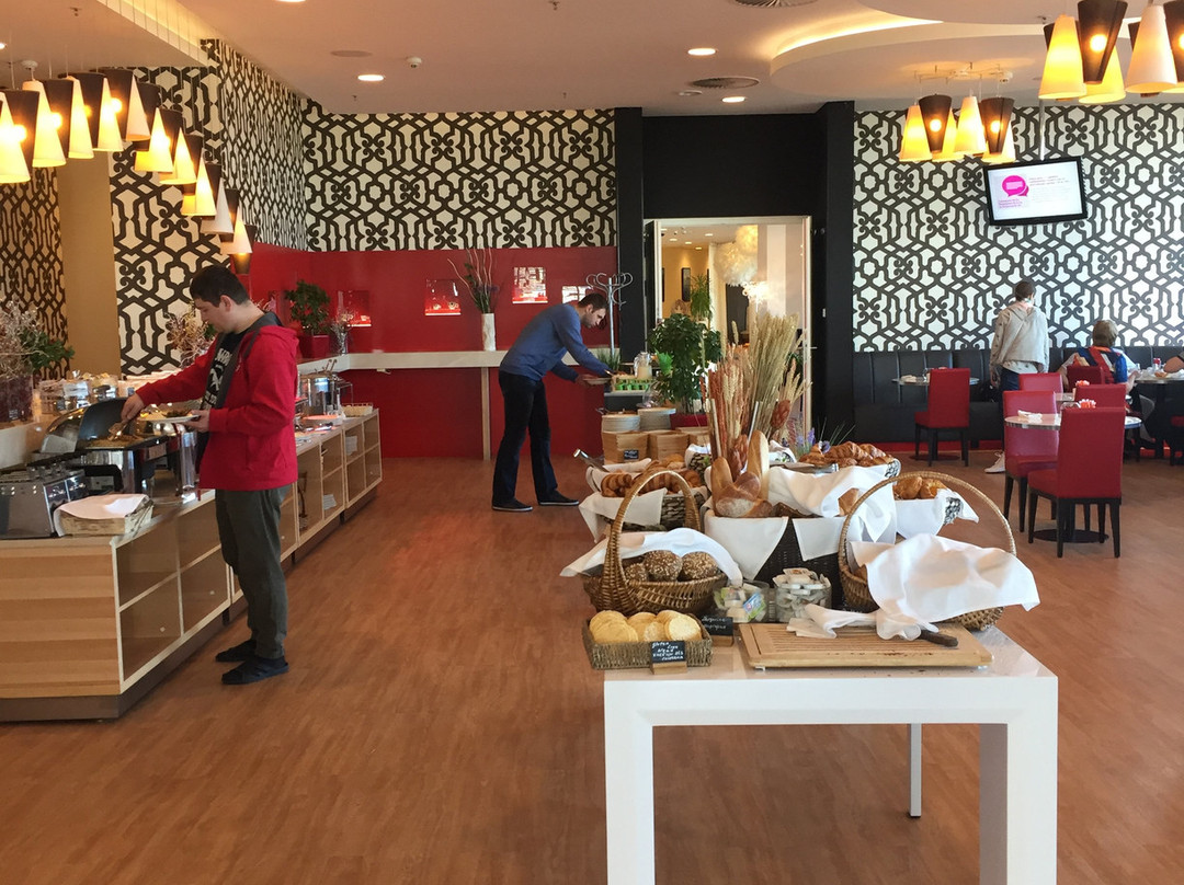 Airportcity Plaza St.Petersburg Hotel主图