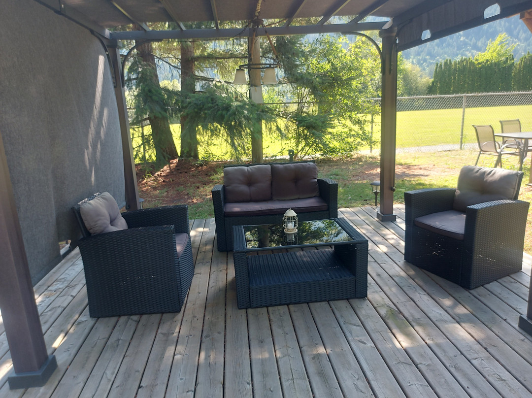 Old Towne Inne Chuckwagon Bar & Grill主图