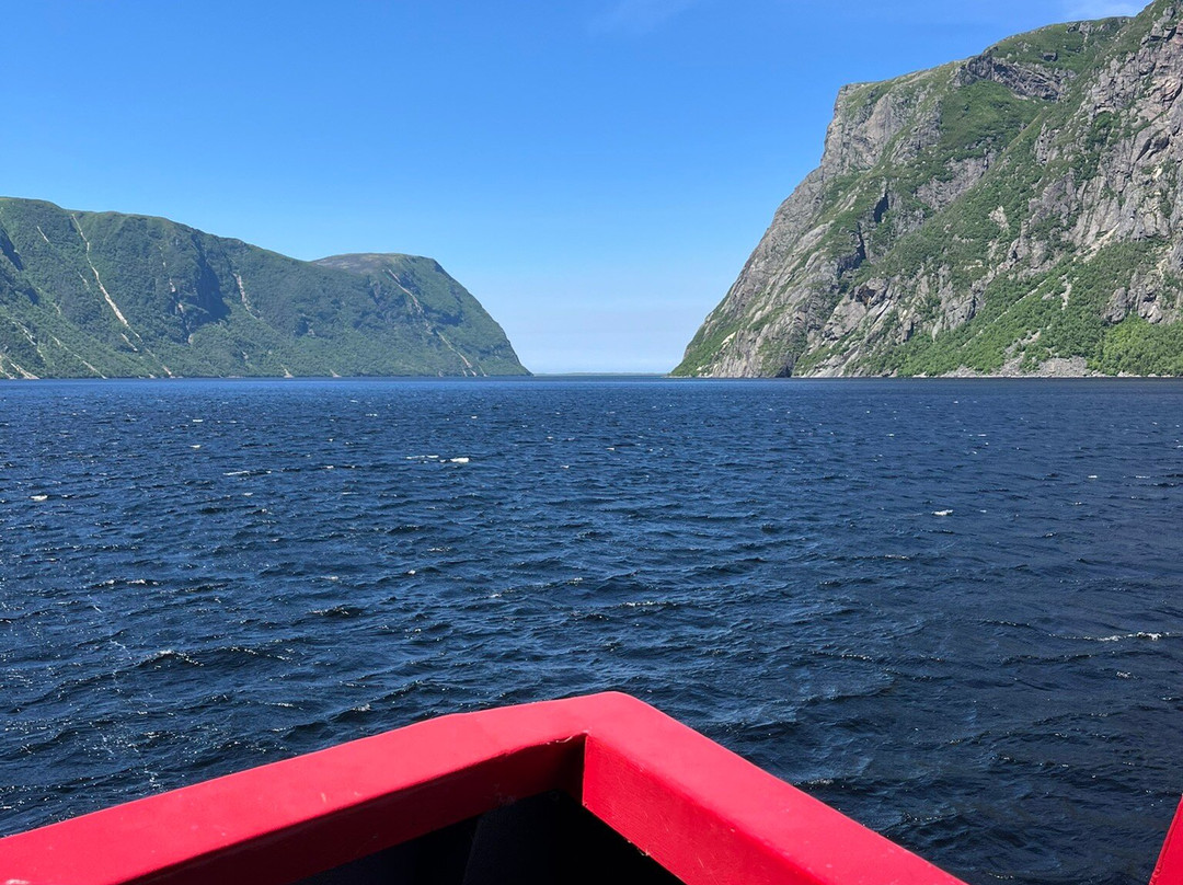 Western Brook Pond景点图片