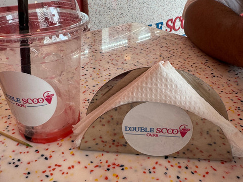 Double Scoop Cafe主图