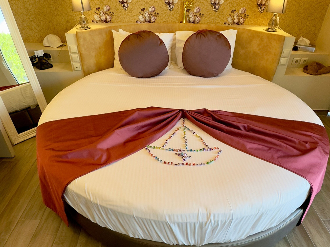 亚历山德拉金精品酒店主图