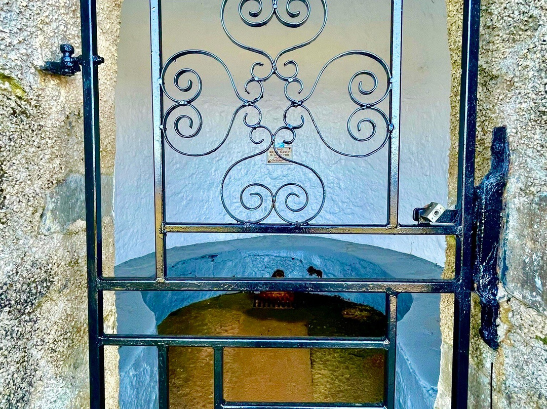 The Red Well-Banff必去景点