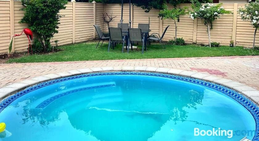 Butrin Guest House主图