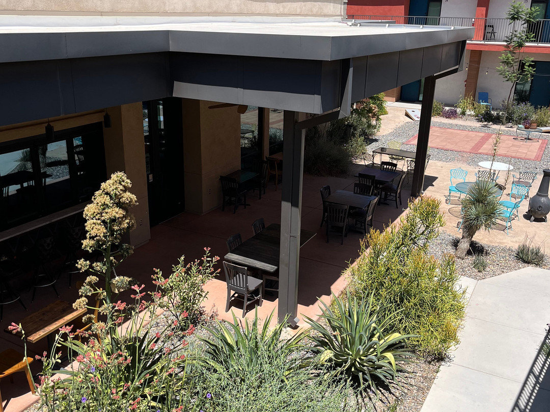 The Downtown Clifton主图