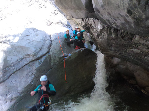 Exclusive Canyoning-因特拉肯必去景点