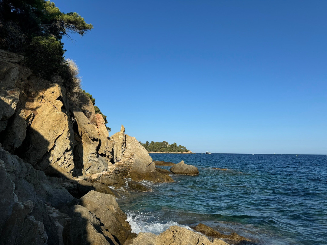 Sentier du littoral - Le Lavandou - Plage de la Fossette-莱拉旺杜必去景点