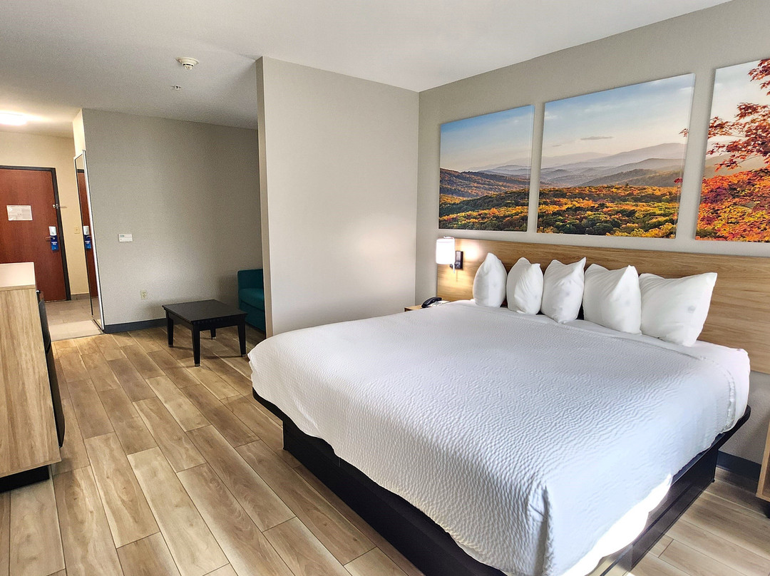 Days Inn & Suites by Wyndham Russellville主图