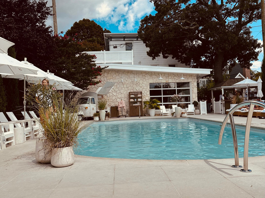 The St. Laurent Social Club & Guest Rooms主图